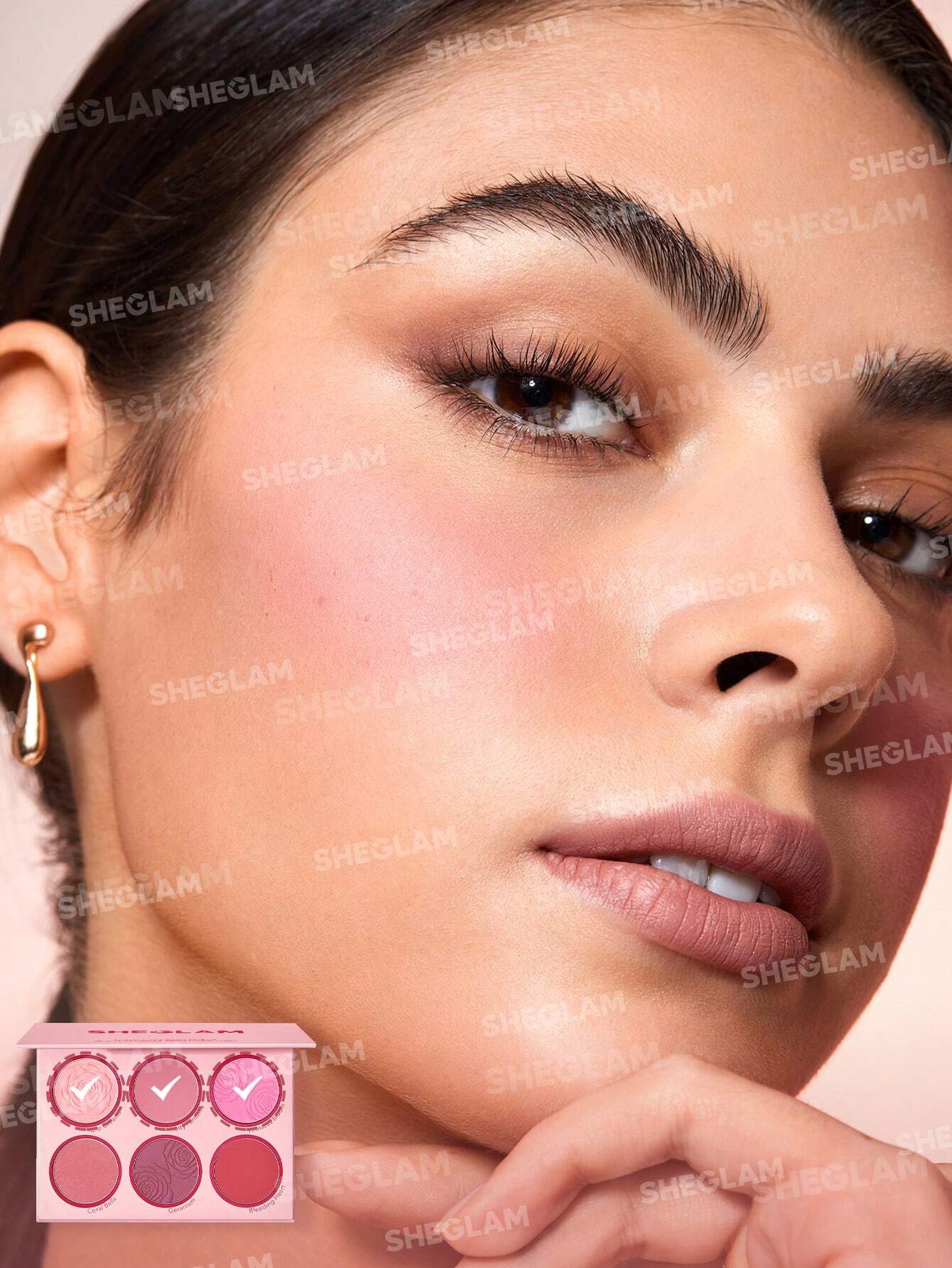 پالت رژ گونه شیگلم مدل Floral Flush — Blushing Bouquet — نمای ۴