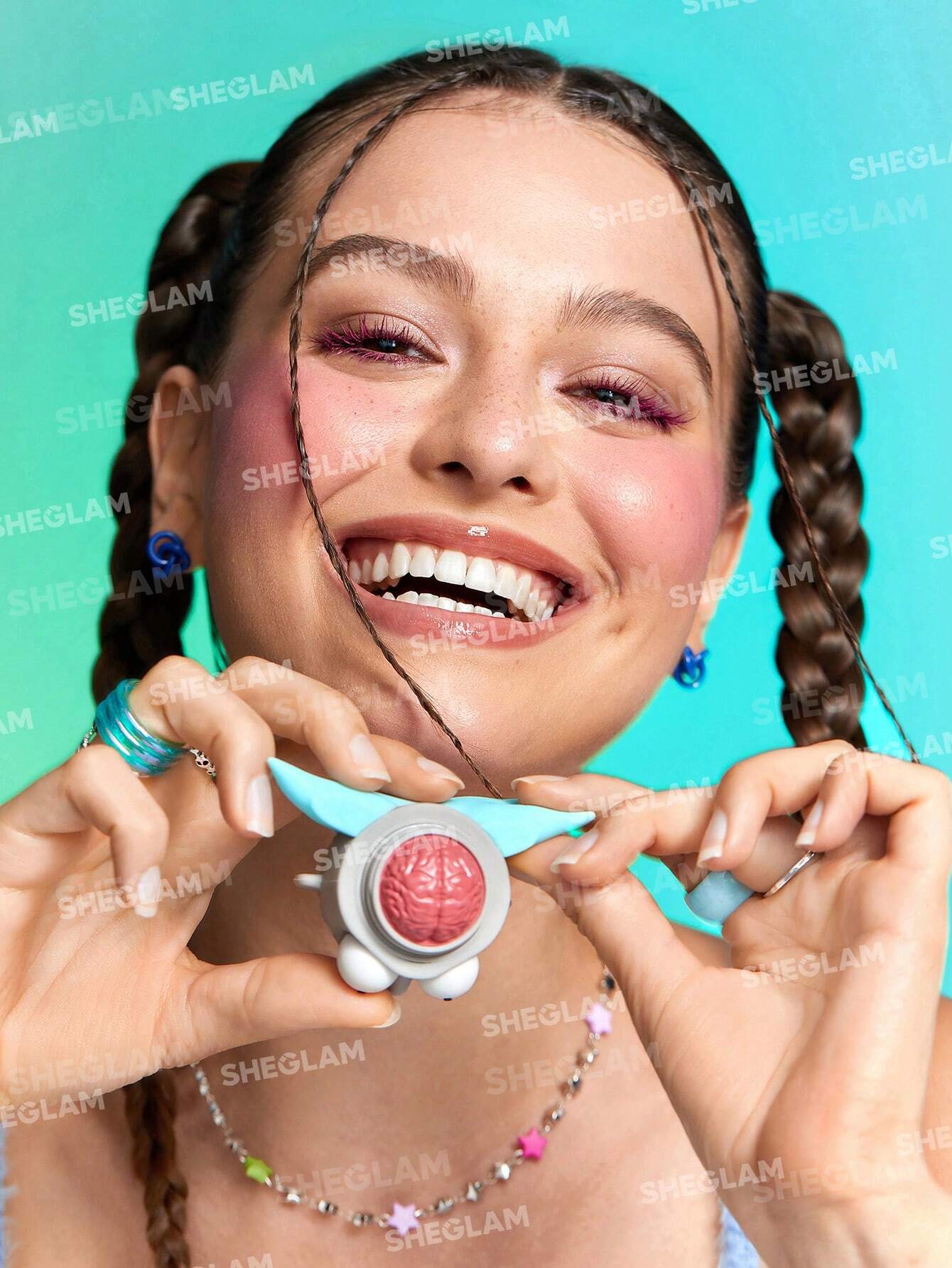 رژ گونه کرمی مغز شیگلم Sheglam لاین ریک اند مورتی — Baby Pink — نمای ۲